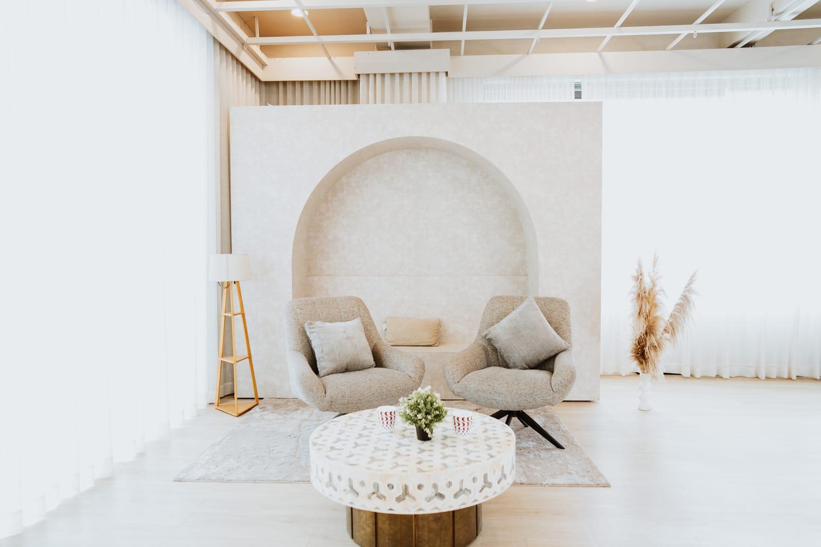Veedo Lumen — White floor photography studio for rent in Kochi
