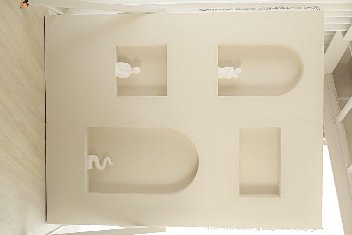 Niche shelf executive headshot setup at Veedo Lumen